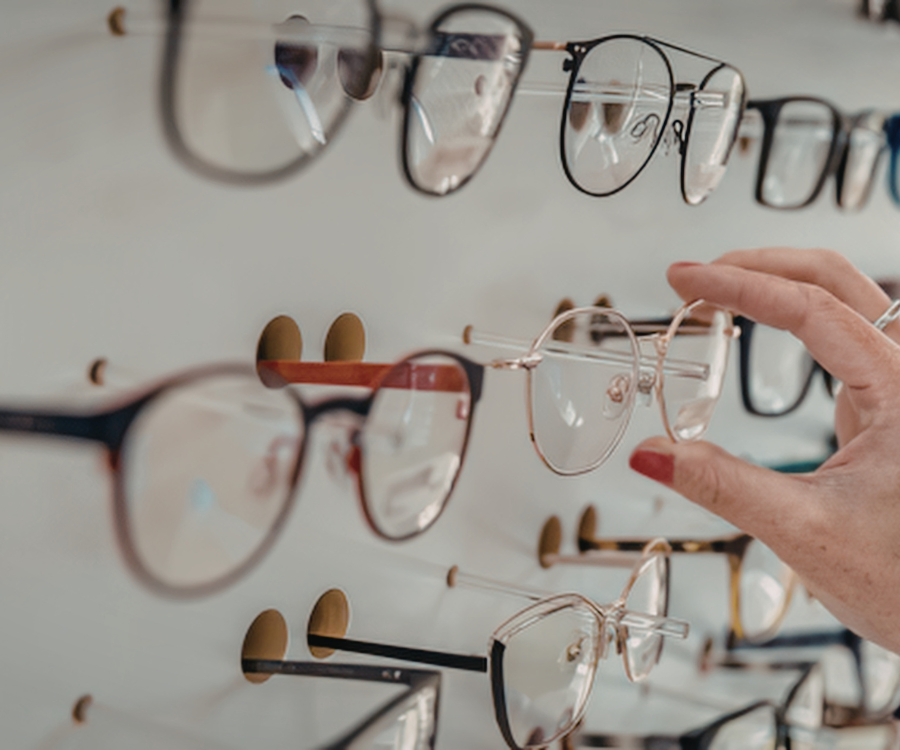 How to Choose the Right Glasses for Your Face Shape